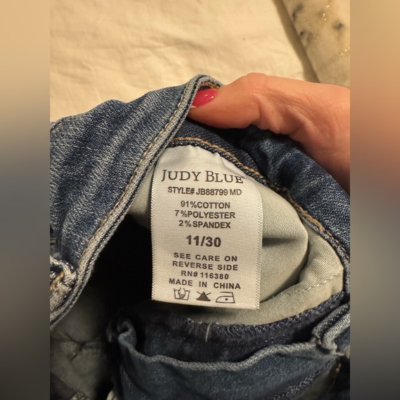 Judy Blue High Rise Skinny - Picture 4 of 6